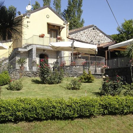 Pensjonat Ai Vecchi Crateri SantʼAlfio Zewnętrze zdjęcie